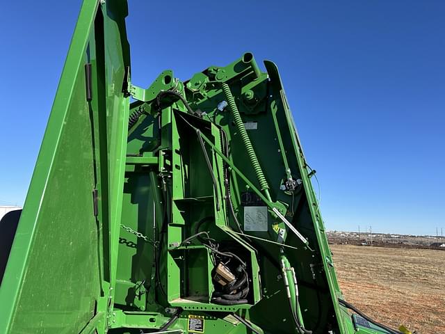 Image of John Deere 560M equipment image 2