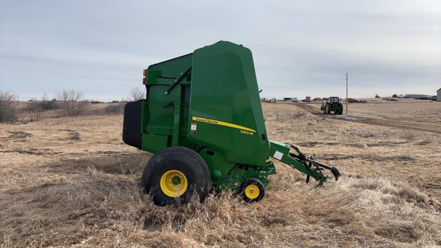 Image of John Deere 560M equipment image 2