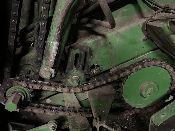 Image of John Deere 560R equipment image 3