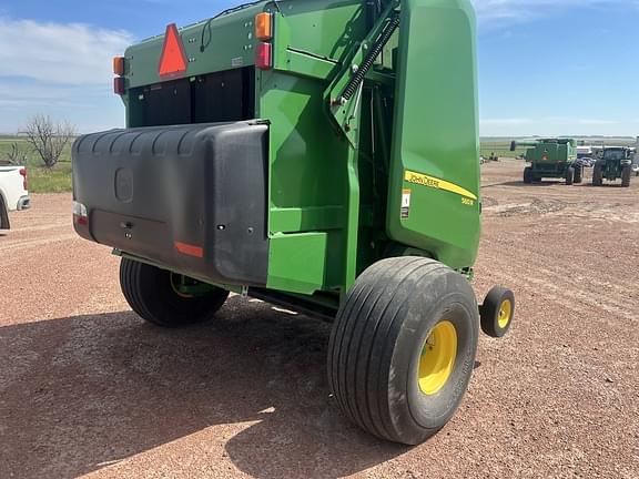 Image of John Deere 560R equipment image 1