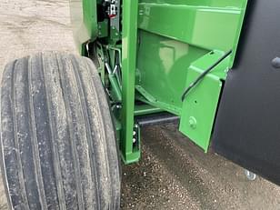 Main image John Deere 560R 11