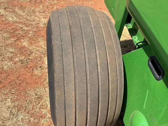 Image of John Deere 560R equipment image 2