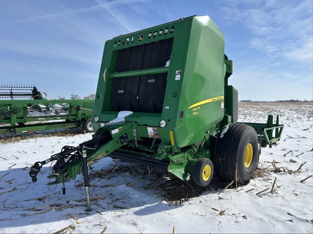 Image of John Deere 560R equipment image 1