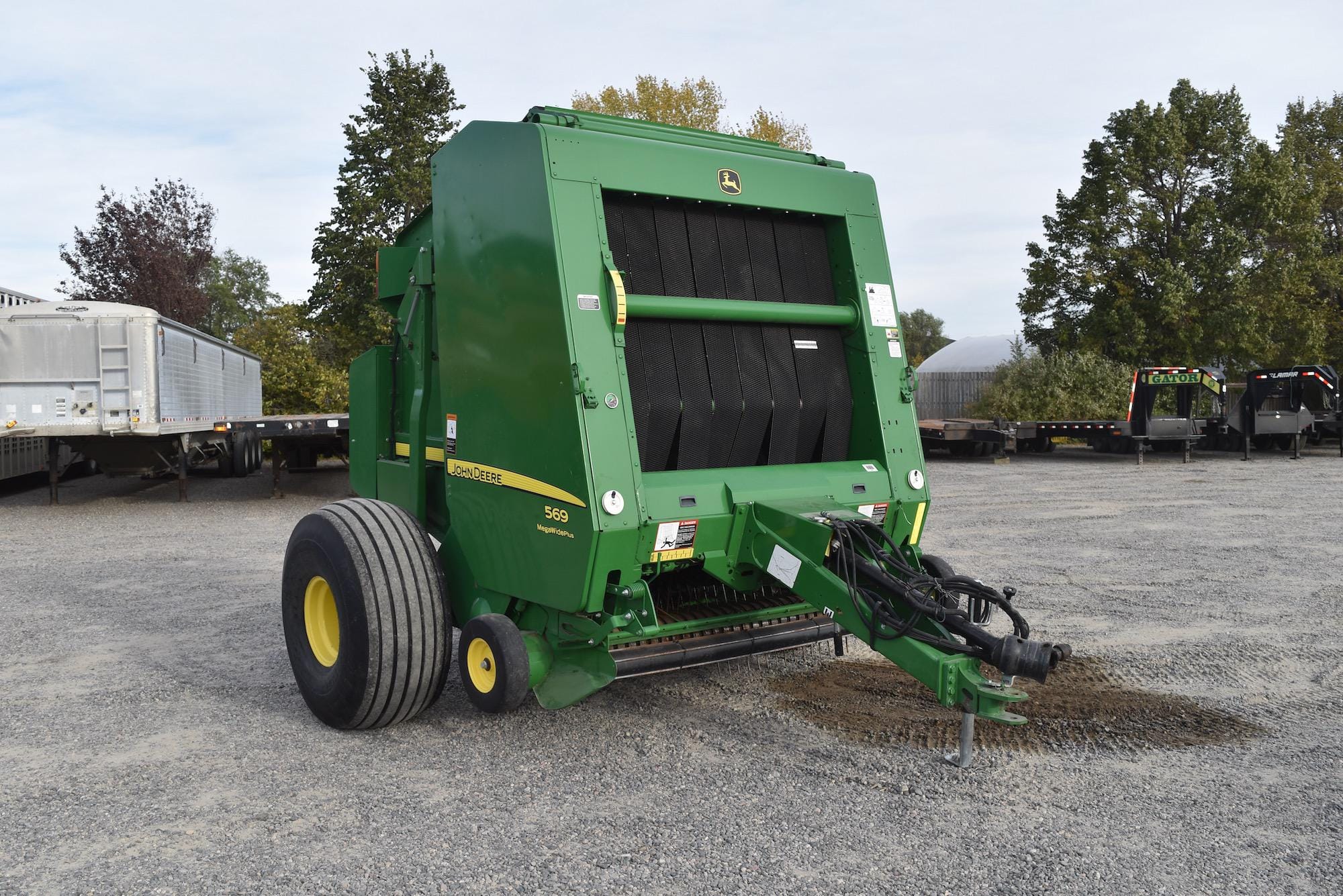 Main image John Deere 569