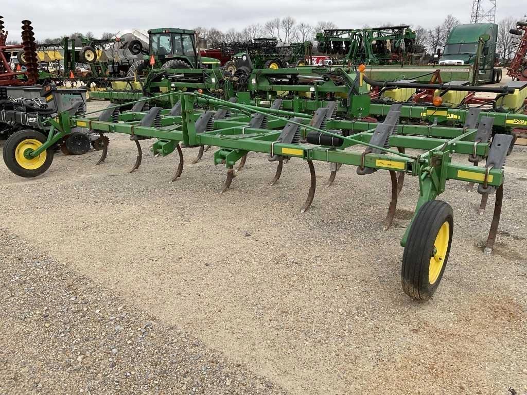 Main image John Deere 610