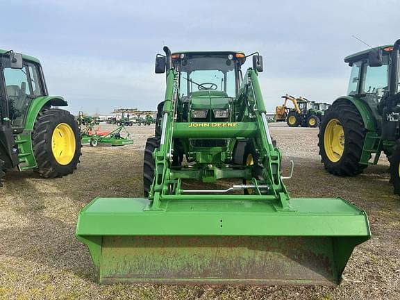 Image of John Deere 6105E Primary image