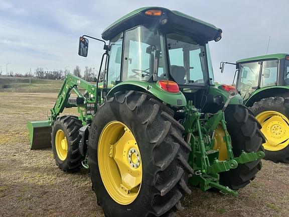 Image of John Deere 6105E equipment image 3