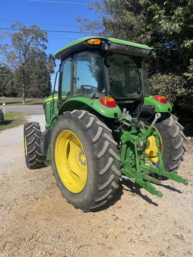 Image of John Deere 6105E equipment image 3