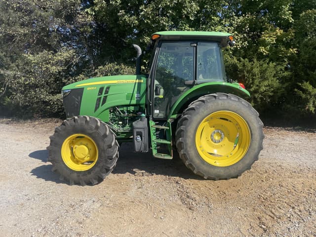Image of John Deere 6105E equipment image 1