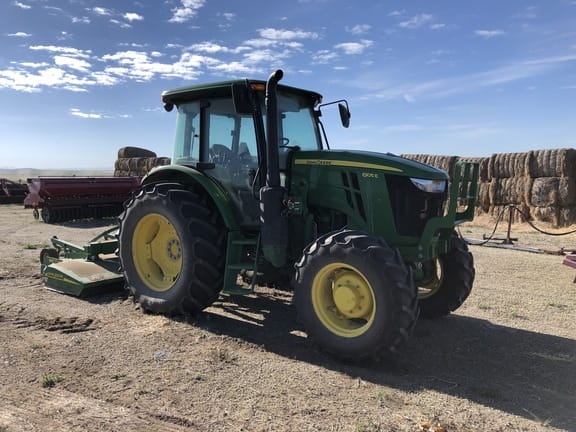 Main image John Deere 6105E