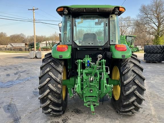 Image of John Deere 6105E equipment image 3