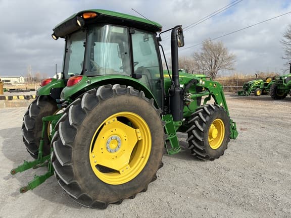 Image of John Deere 6105E equipment image 3