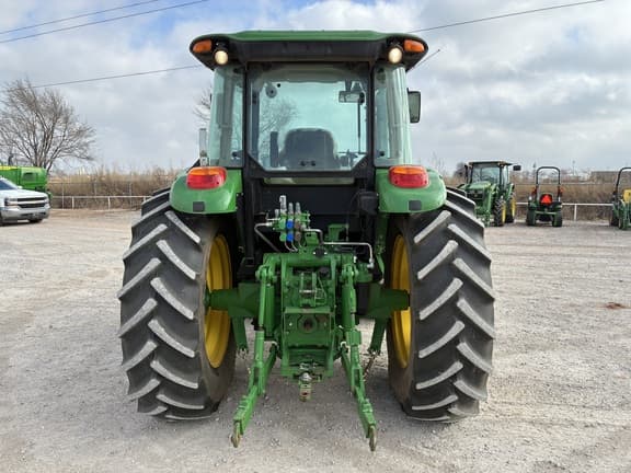 Image of John Deere 6105E equipment image 4