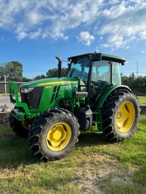 2018 John Deere 6105E Image