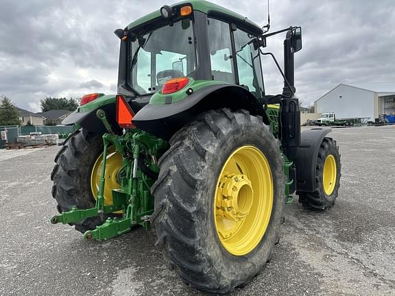 Image of John Deere 6110M equipment image 4