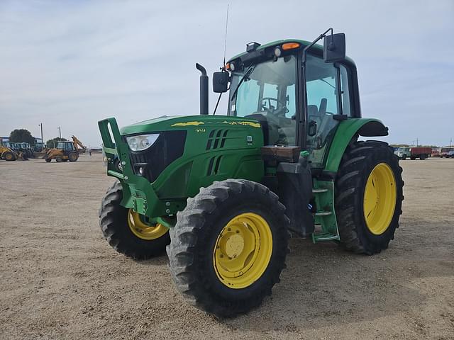 Image of John Deere 6110M equipment image 2