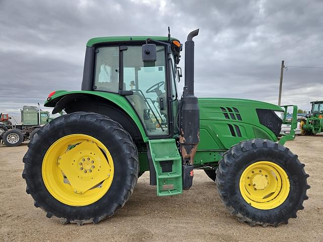 Image of John Deere 6110M equipment image 3