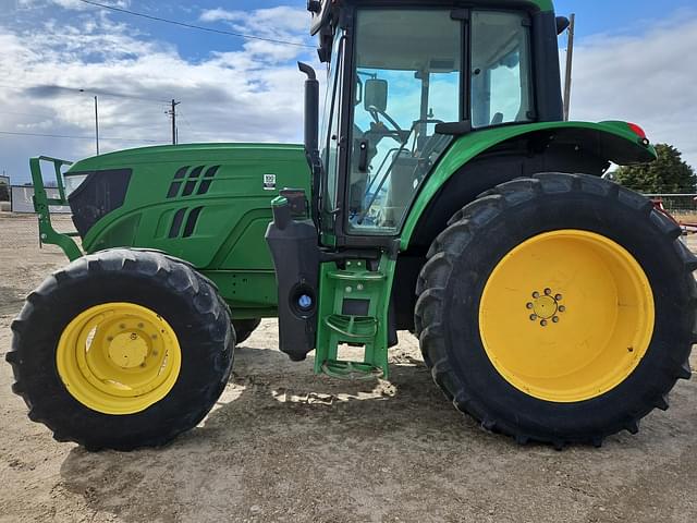 Image of John Deere 6110M equipment image 3