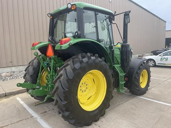 Image of John Deere 6110M equipment image 4