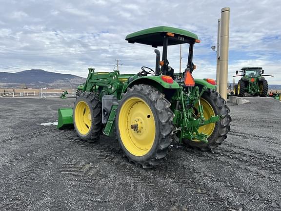 Image of John Deere 6110M equipment image 2