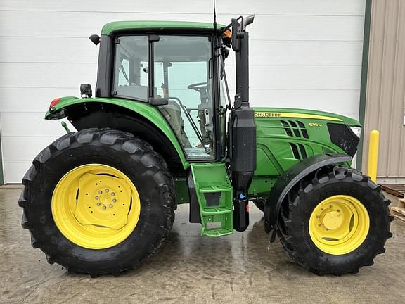 Image of John Deere 6110M equipment image 3