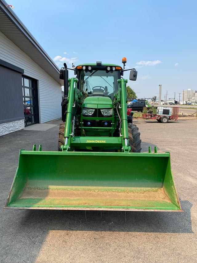 Image of John Deere 6110M equipment image 3