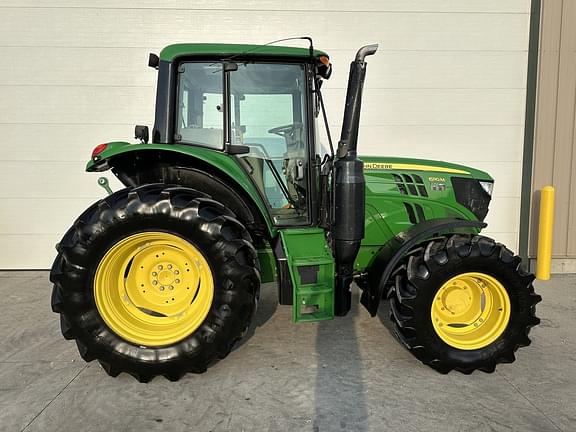 Image of John Deere 6110M equipment image 1