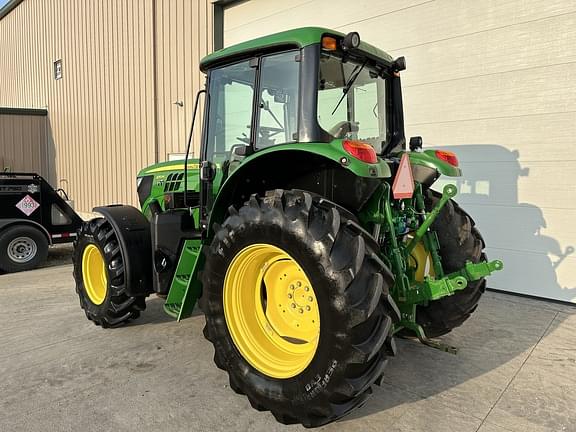 Image of John Deere 6110M equipment image 4