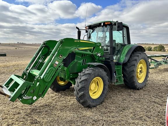 Image of John Deere 6110M equipment image 1