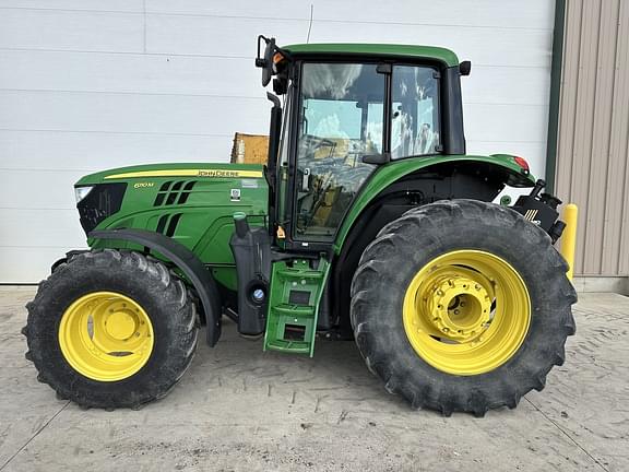 Image of John Deere 6110M equipment image 1
