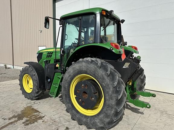 Image of John Deere 6110M equipment image 2