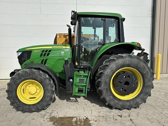 Image of John Deere 6110M equipment image 1