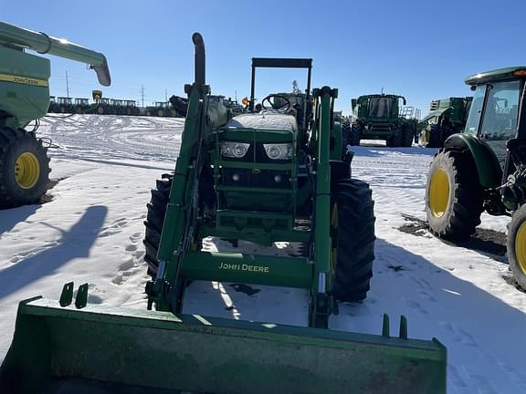 Image of John Deere 6110M equipment image 1