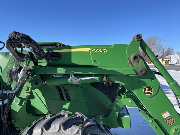 Image of John Deere 6110M equipment image 3