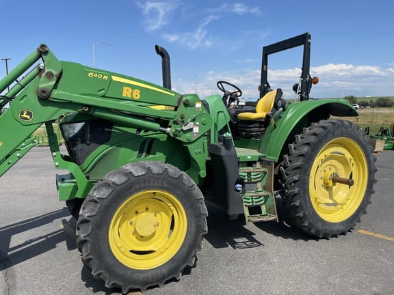 2018 John Deere 6110M Image