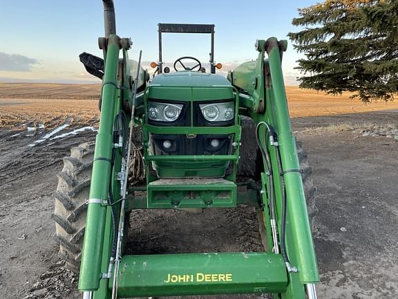 Image of John Deere 6110M equipment image 1