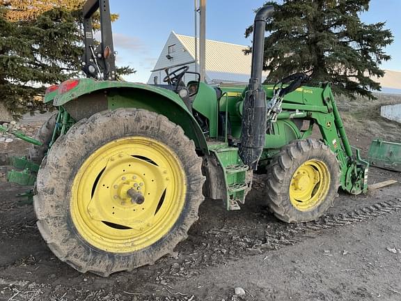 Image of John Deere 6110M equipment image 2