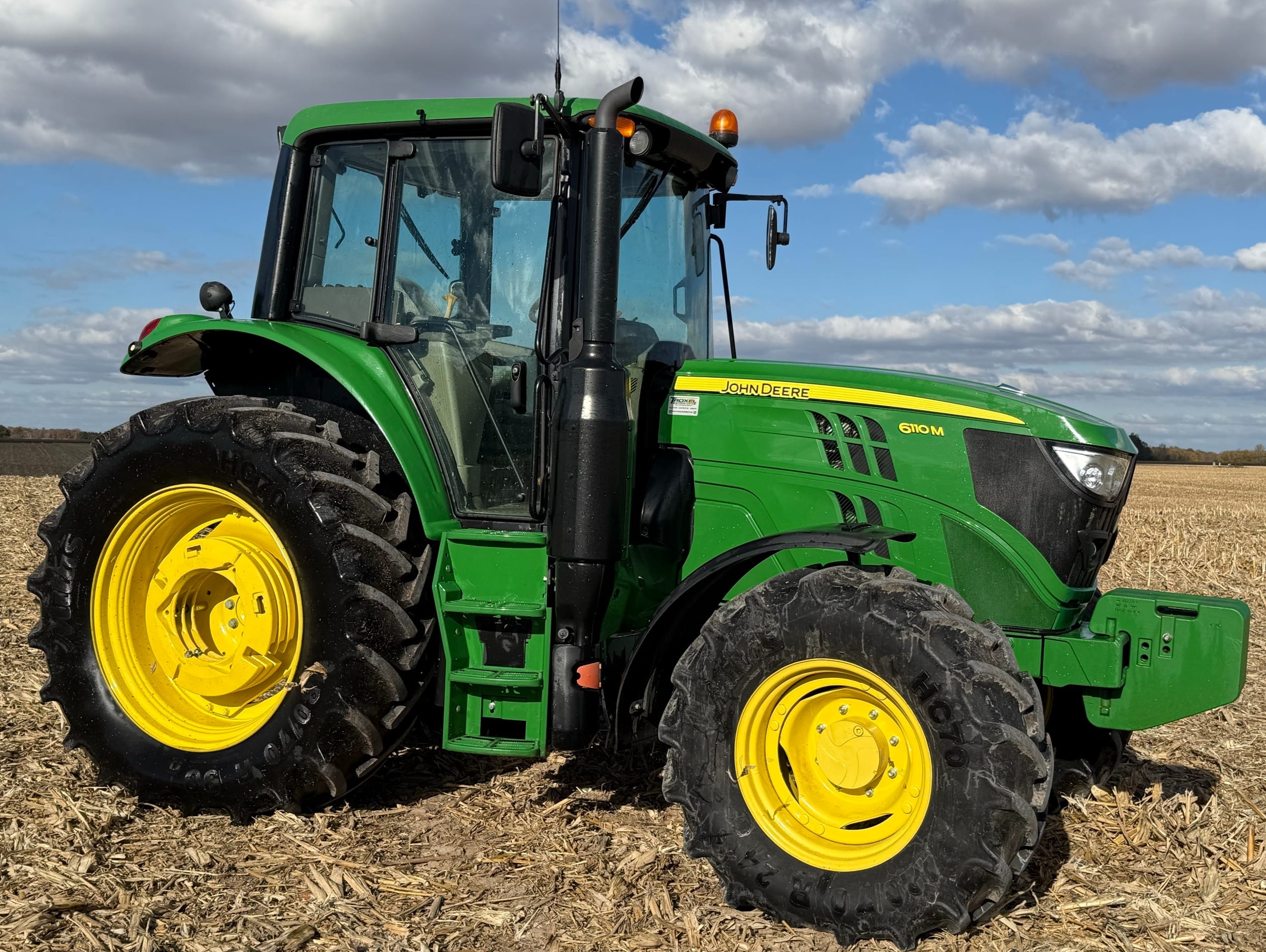 2018 John Deere 6110M Equipment Image0