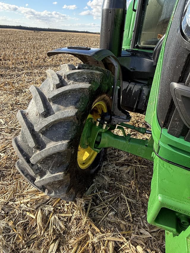 Image of John Deere 6110M equipment image 4