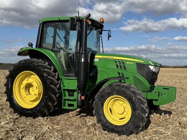 Image of John Deere 6110M equipment image 1