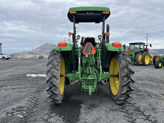 Image of John Deere 6110M equipment image 4