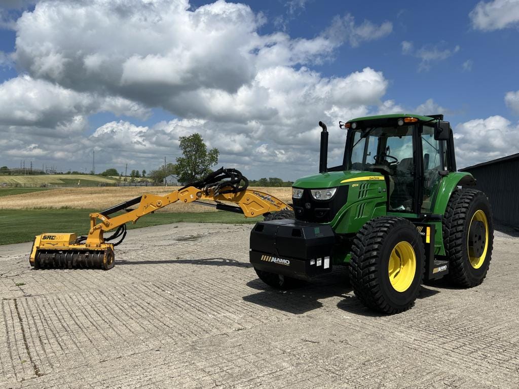 John Deere 6110M Equipment Image0