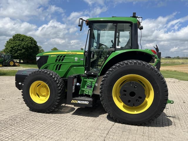 Image of John Deere 6110M equipment image 2