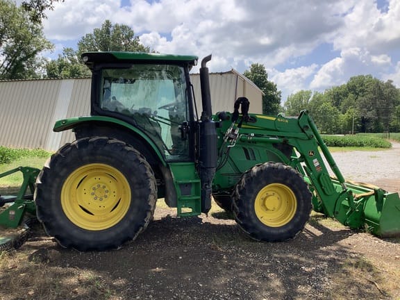 2018 John Deere 6110R Equipment Image0