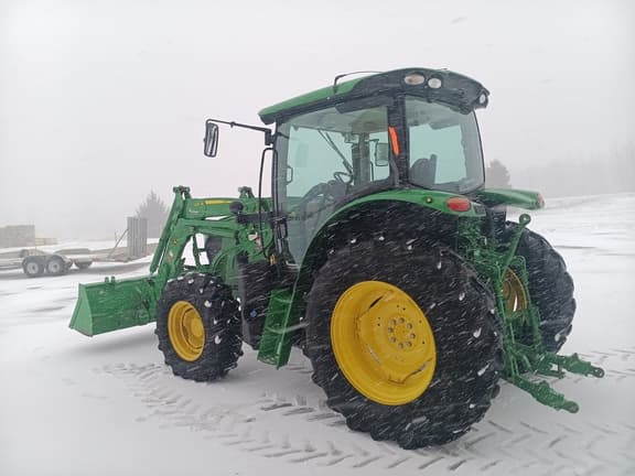 Image of John Deere 6110R equipment image 4