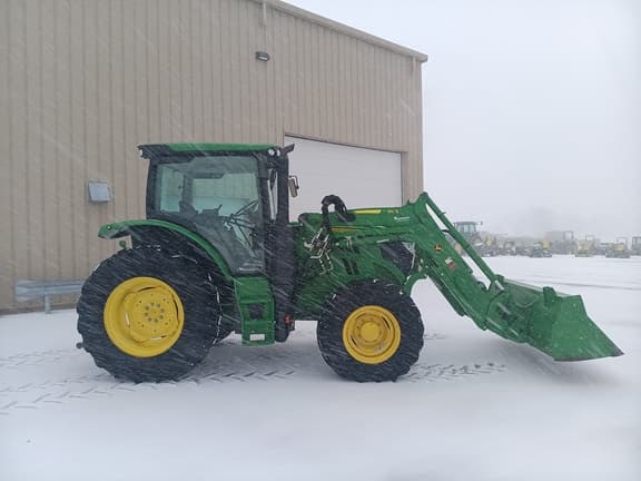Image of John Deere 6110R equipment image 1