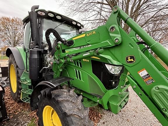 Image of John Deere 6110R equipment image 2