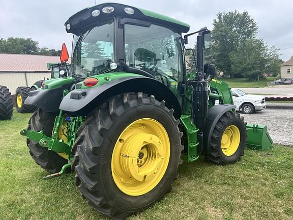 Image of John Deere 6110R equipment image 3