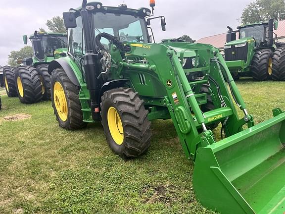 Image of John Deere 6110R equipment image 4