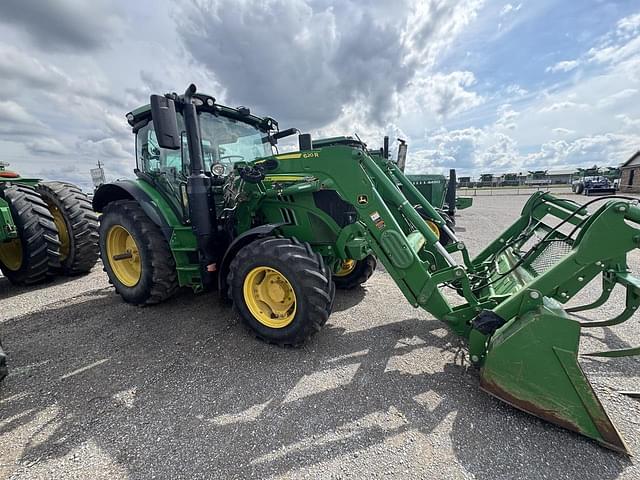 Image of John Deere 6110R equipment image 3